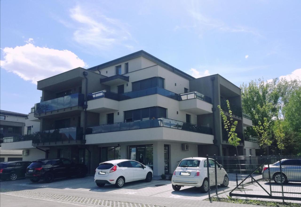Lakeside Family & Studio Apartments 케츨리 외부 사진