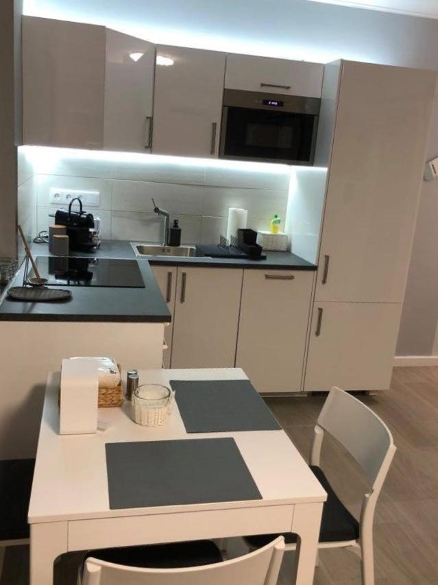 Lakeside Family & Studio Apartments 케츨리 외부 사진